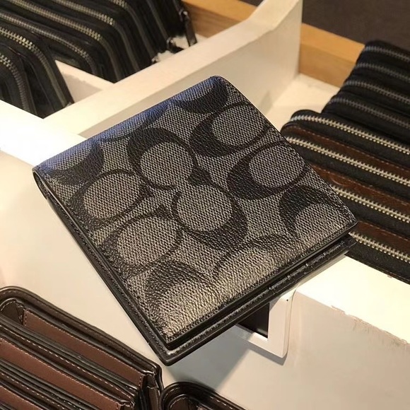 COACH Wallet In Signature F75083 - Picture 5 of 10